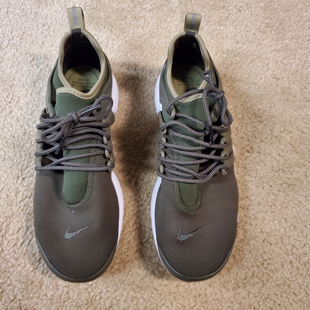 Nike army Green and white sneakers